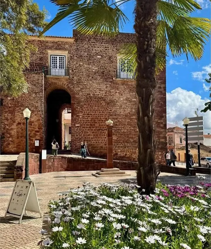 Casa à Porta do Torreão Vila Silves
